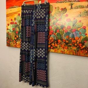 New Directions Geometric Printed Pants